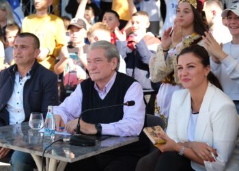 Berisha nga Lazarati: Do bëjmë gjithçka së bashku me ju, t’i shkurtojmë jetën këtij armiku të egër të lirive, të lazaratasve dhe të mbarë shqiptarëve