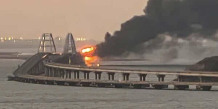 FOTO/ Shpërthimi në urën e Krimesë, publikohen imazhet satelitore