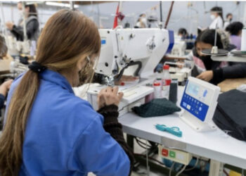 Mungesa e fuqisë punëtore, 190 gra nga Nepali dhe Filipinet do të vijnë të punojnë në fabrikat fason në Shqipëri