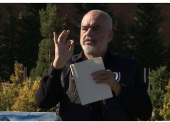 “Po s’bërtiti ai, s’e kap kamera”, Rama batuta në Dibër: Më thonë pse bërtet Erion Braçe