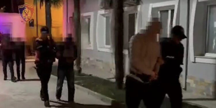 “Jackpot” në Vlorë, policia arreston tre persona që vendosnin baste sportive në lokal