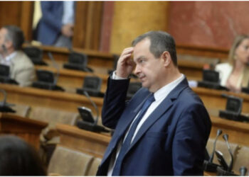 Prezantohet kabineti i ri qeveritar në Serbi, Vuçiç: Do përballemi me presione, veçanërisht për Kosovën