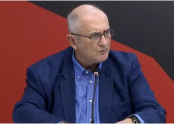 “Kovaçi njeri i SHIK-ut”, Vasili nxjerr fotografitë: Rama ka qenë ilustratori i revistës së Sigurimit të Shtetit