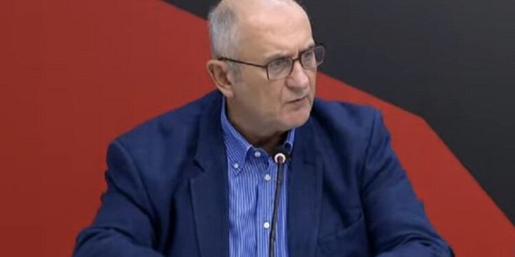 “Kovaçi njeri i SHIK-ut”, Vasili nxjerr fotografitë: Rama ka qenë ilustratori i revistës së Sigurimit të Shtetit