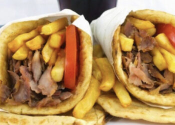 VIDEO/ “Paguaj 8 euro”, qytetari i ankohet kancelarit gjerman: Të lutem fol me Putin, ulni çmimet e sufllaqeve