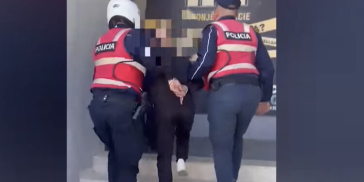 Drogë dhe armë, arrestohet 32-vjeçari në Tiranë