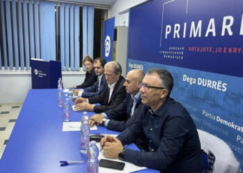 Berisha takim në degën e Durrësit: Diskutuam për përgatitjen e protestës dhe primareve