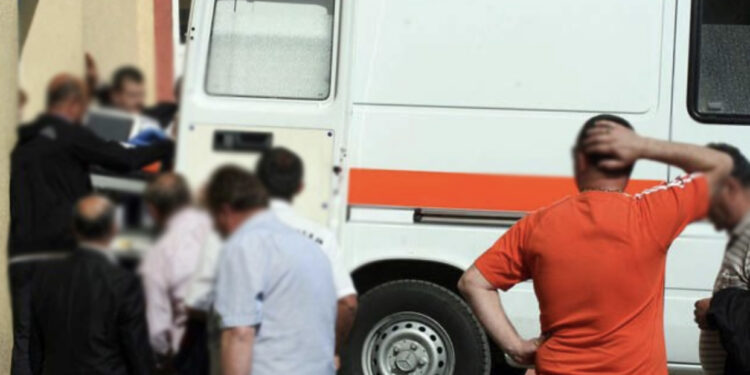 11-vjeçarja rrëzohet nga kati i katërt, niset me urgjencë nga Saranda drejt Traumës