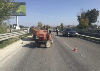 Aksident i rëndë në aksin Lushnjë-Fier, mjeti bujqësor përplas për vdekje 60-vjeçarin