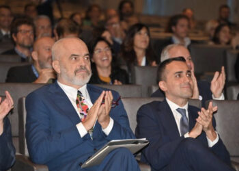 Rama dhe Di Maio e pranojnë për Corriere: Si kemi bashkëpunuar për të “trafikuar” vaksinat e Covid, Pfizer na kërcënonte me padi