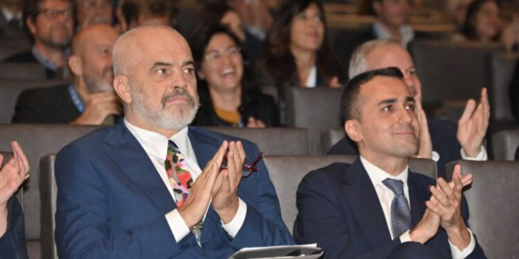 Rama dhe Di Maio e pranojnë për Corriere: Si kemi bashkëpunuar për të “trafikuar” vaksinat e Covid, Pfizer na kërcënonte me padi