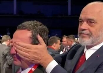 VIDEO/ “Gjeje kush jam unë”, Rama i mbyll sytë Kurtit në Berlin