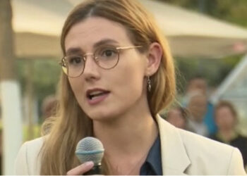 Bora Muzhaqi bën lapsusin në takimin me nxënësit dhe studentët në Fier: Pyesni fëmijët tuaj në klasën e parë…