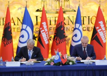 ZBARDHET MARRËVESHJA / Berisha dhe Meta zyrtarizojnë aleancën për zgjedhjet vendore të 2023