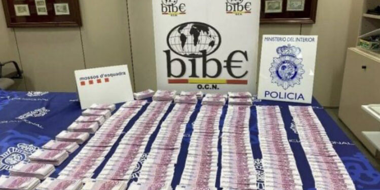 Tronditet Spanja, kapen miliona euro të falsifikuara. Autorët merrnin borxh tek trafikantët shqiptarë për t’i prodhuar