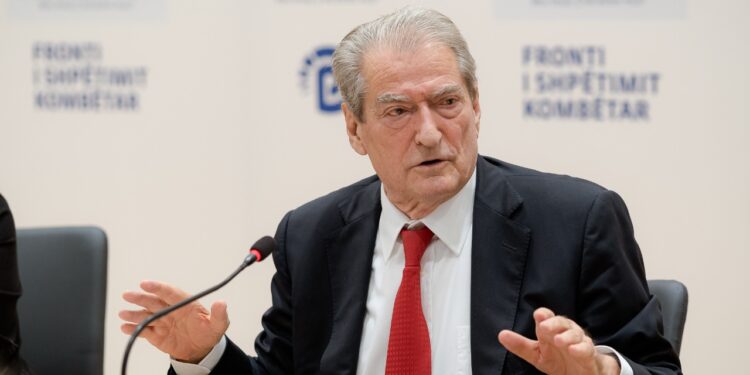 “Ky u përmend vettingun si hanxhar pedagogëve”, Berisha i përgjigjet Ramës: Po ushtron presion për t’i përçarë