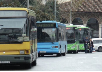 Shoqata e Transportit paralajmëron reduktim shërbimi nga 1 Nëntori