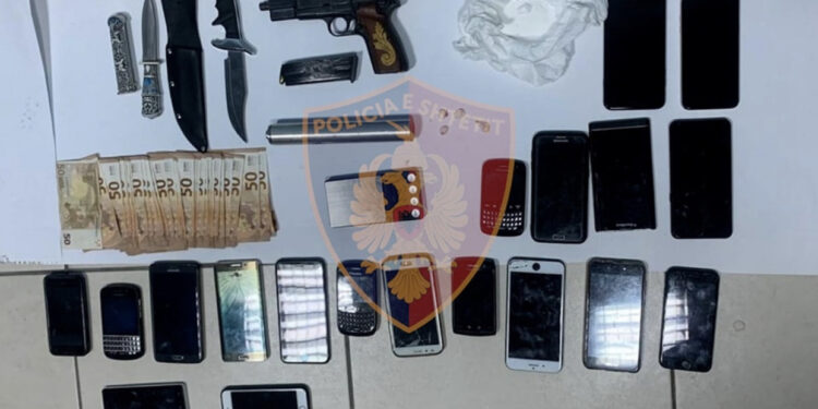 EMRI/ Shpërndante kokainë me motor, arrestohet pogradecari, i sekuestrohet nje pistoletë me silenciator dhe 2 thika