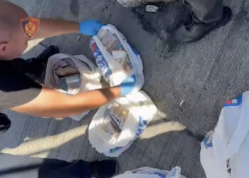 Goditet një rast i dytë në Portin e Durrësit, kapen mijëra euro në një tjetër autobus