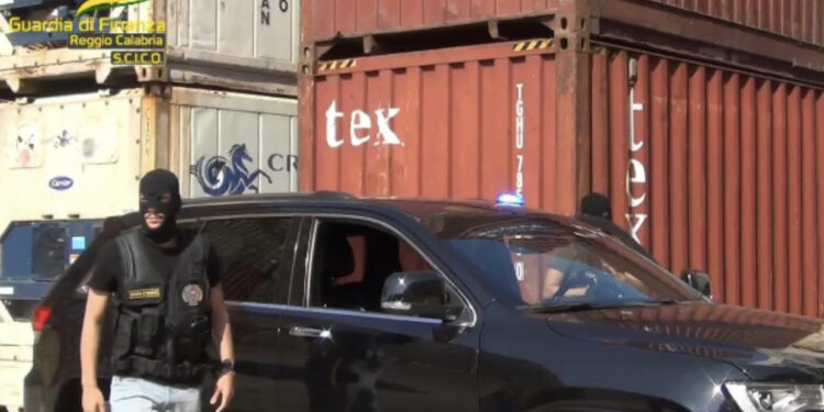 Shkatërrohet grupi kriminal që trafikonte drogë në Itali, anëtarët e bandës lidhje me organizata me bazë në Shqipëri dhe Brazil