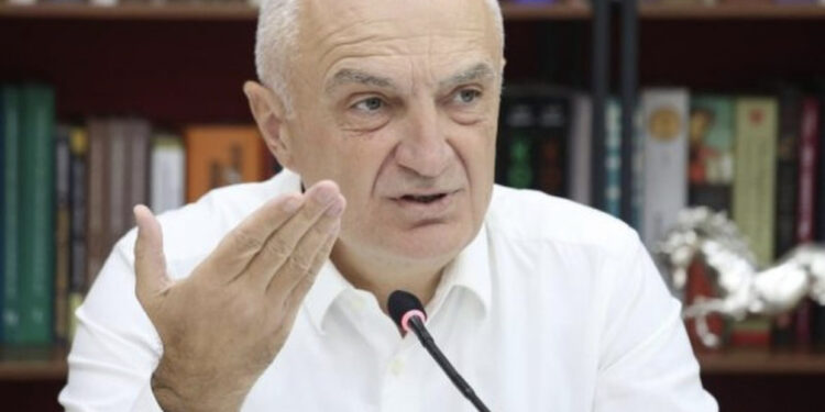 “Popullit i kërkohet të shtrëngojë rripin”, Meta: Rilindja ka prioritet krimin dhe jo arsimin