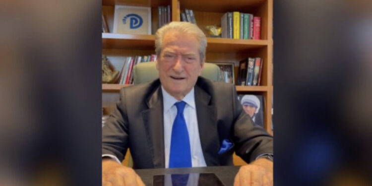 VIDEO/ Berisha nuk i shpëton trendit: Nga sot më gjeni në Tik Tok, teknologjinë e kam pasion