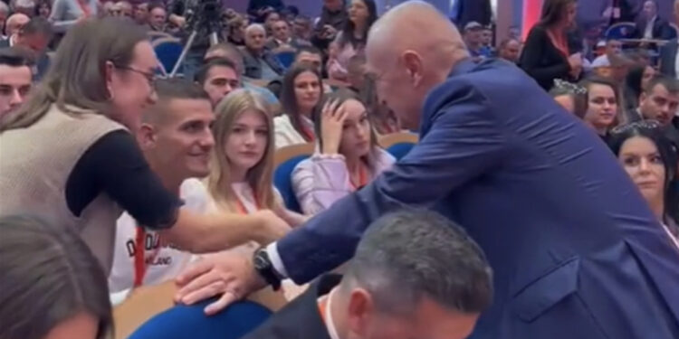 U zgjodh kreu i Partisë së Lirisë, Meta mesazh: Mirënjohje delegatëve për votëbesimin