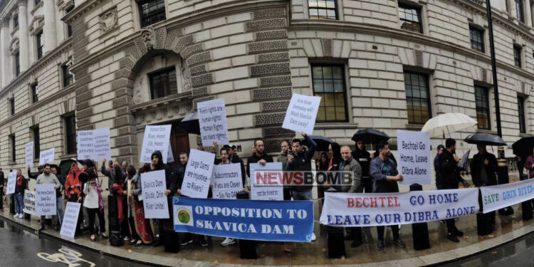 “Mos shkatërroni Dibrën”, protesta për HEC-in e Skavicës zhvendoset në Londër