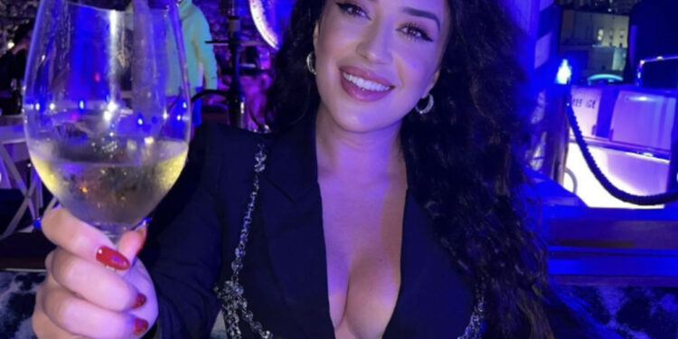 FOTO/ Këngëtarja shqiptare zbulon për herë të parë partnerin: Gëzuar ditëlindjen shoku im më i mirë