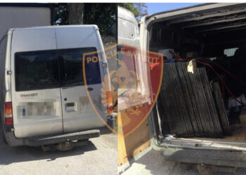 Emrat/ Mallra kontrabandë nga Kosova drejt Shqipërisë, në pranga 5 persona në Morinë, mes tyre doganieri dhe dy policë