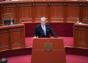 Berisha-Ballukut: Dibrën do e përmbysësh kur të ngrihet Enver Hoxha nga varri