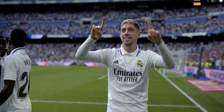 VIDEO/ Valverde ‘bombardon’ portën e Barcelonës, Real Madrid dyfishon epërsinë