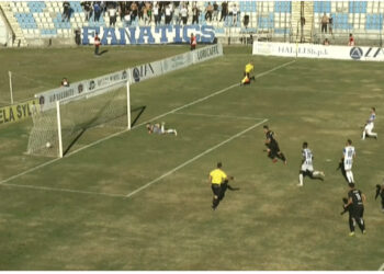 LIVE/ Tjetër gol në kryeqytet, ndërhyn VAR-i dhe pllakos heshtja në “Selman Stërmasi”