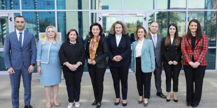 Yuri Kim shkoi në GJKKO, Ambasada Amerikane zbardh takimin: I përgëzoi gjykatësit për punën e palodhur