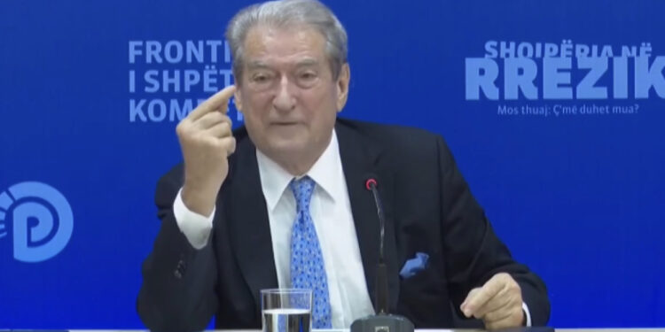 Berisha reagon për vdekjen e të riut pasi u shoqërua në komisariat: Banditë me uniformë i morën jetën, e torturuan shtazërisht në makinën e policisë