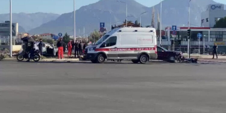 VIDEO/ Aksident i rëndë tek ish-sheshi ‘Shqiponja’ VIDEO/ Aksident i rëndë tek ish-sheshi ‘Shqiponja’