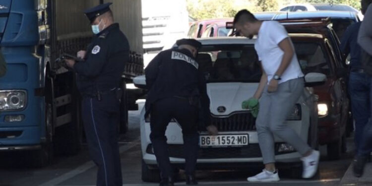 Nga nesër do të hyjnë në fuqi targat e reja në Kosovë, SHBA dhe Evropa të zhgënjyer nga vendimi