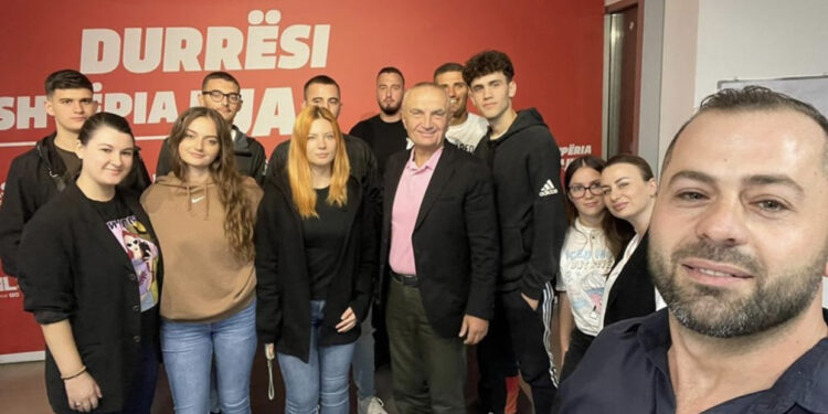 Meta shfaqet mes të rinjve: Durrësi është i paduruar për ndryshim