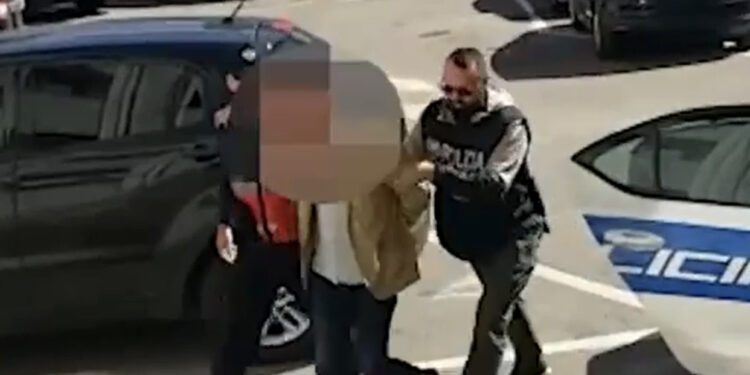 EMRI/ Përfitoi 12 mijë euro me anë të mashtrimit, arrestohet 50-vjeçari në Tiranë