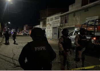 Vijon lufta mes bandave meksikane, të shtëna me armë në një lokal, 12 të vrarë