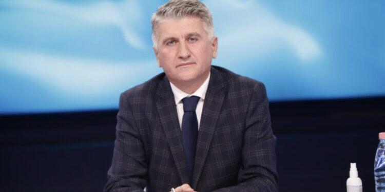 Deklaroi se do nxirrte kandidat, 6 deputetë kundër Alibeajt, Gjekmarkaj: S’kemi marrë vendim grupi