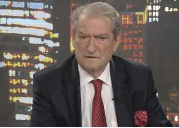 “Basha është kthyer 3 herë nga rruga për në SHBA”, Berisha: Nëse ka frikë burgun, të marrë statusin e të penduarit