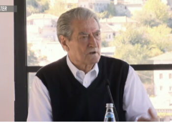 “Shqiptarët në protestë për dinjitetin dhe të ardhmen”, Berisha nga Gjirokastra: Qeveria e Ramës ka vjedhur më shumë se çdo qeveri