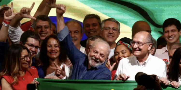 Epokë e re për Brazilin, Lula da Silva fiton zgjedhjet ndaj presidentit Jair Bolsonaro të ekstremit të djathtë