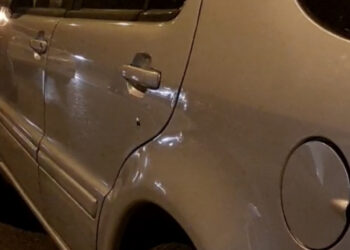 VIDEO/ Të shtëna me armë zjarri në Shkodër, qëllohet drejt një automjeti, shenja plumbash në makinë VIDEO/ Të shtëna me armë zjarri në Shkodër, qëllohet drejt një automjeti, shenja plumbash në makinë