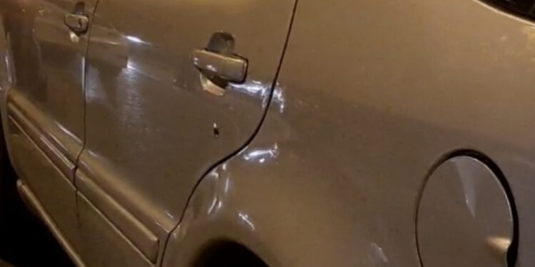 VIDEO/ Të shtëna me armë zjarri në Shkodër, qëllohet drejt një automjeti, shenja plumbash në makinë VIDEO/ Të shtëna me armë zjarri në Shkodër, qëllohet drejt një automjeti, shenja plumbash në makinë