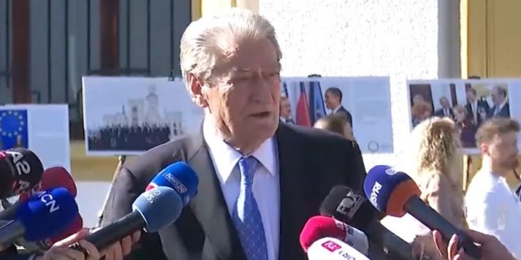 Vdekja e 32 vjeçarit, Berisha: Vrasje shtetërore e banditëve të Ramës, u torturua në makinën e policisë! Të rinjtë të ngrihen fuqishëm