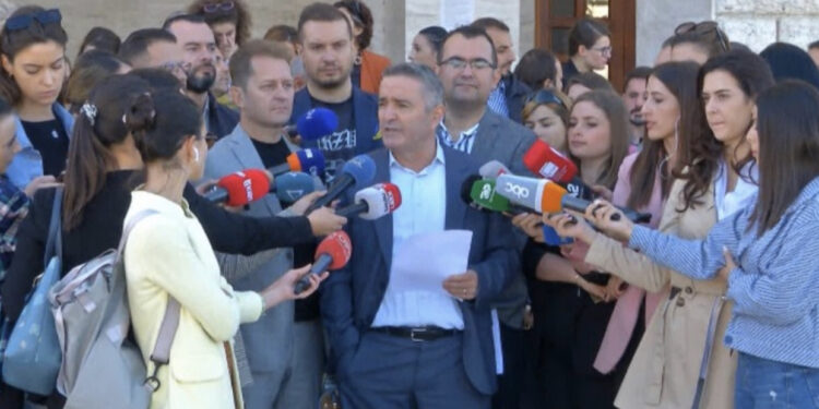 Pedagogët ftojnë dhe studentët, nesër protestë kombëtare dhe bojkot në të gjitha Universitetet