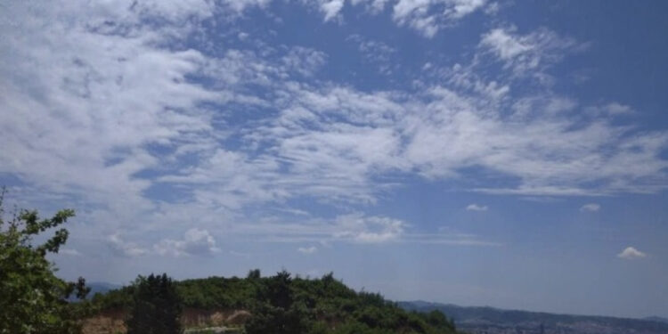 Rrymat të ngrohta afrikane, mësoni parashikimin e motit për këtë javë, temperaturat shkojnë në 28°C