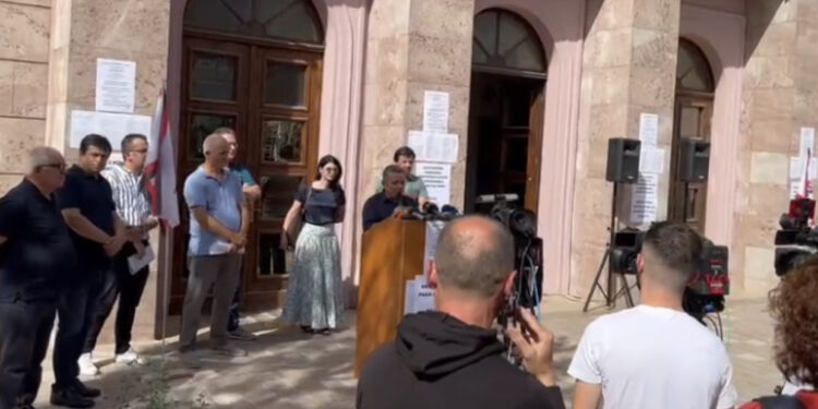 Kërkesat/ “Të qëndrojmë fort”, mbahet nesër protesta e radhës e pedagogëve